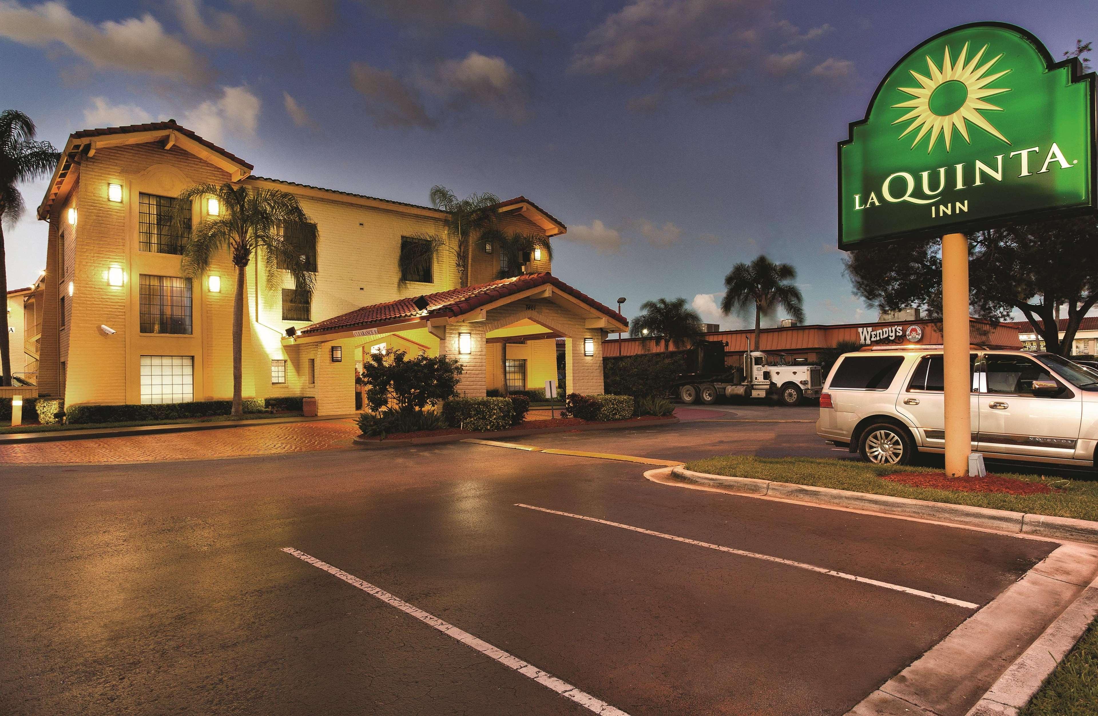 La Quinta Inn By Wyndham Miami Airport North Exterior foto